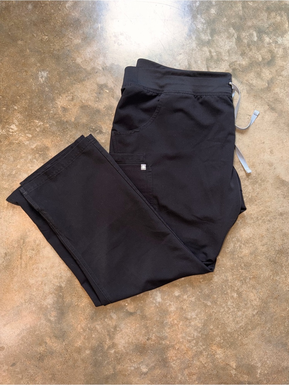 Figs Women’s XXL Black Scrub Cargo Pant - Medical, Lightweight, Casual - 2XL